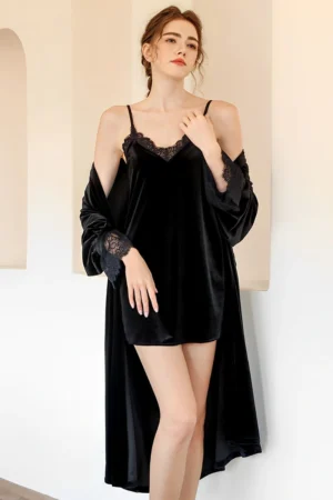 Alt Text：Black custom Sexy Satin Nightgown set with robe and lace trim