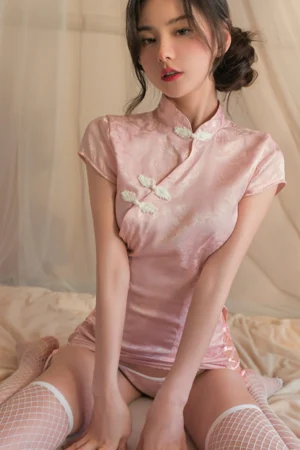Alt text：Front view of model in pink wholesale chinese empress lingerie