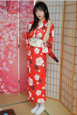 Alt text：Elegant red floral wholesale kimono loungewear for women with traditional design and soft fabric