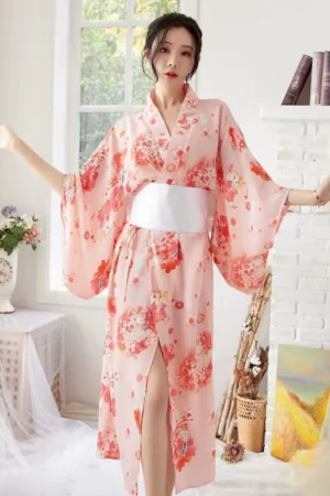 Alt Text： Satin kimono nightgown in pink with floral design and high side slit