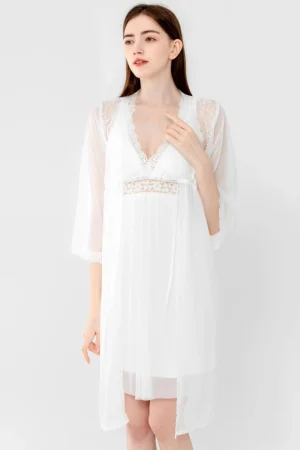 Alt Text：White lace trim Sexy Satin Nightgown paired with a matching sheer robe