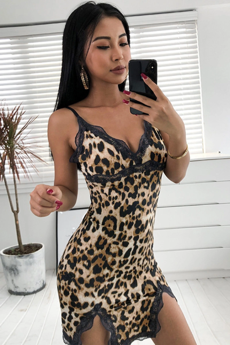 Alt text: Elegant wholesale wild leopard lingerie with lace trim and slim fit design