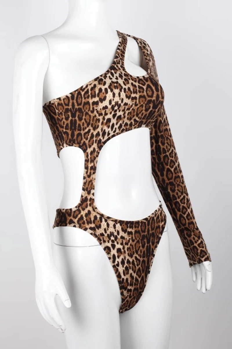 Alt Text: Wholesale leopard print lingerie for bedroom with flattering side cutouts and slim fit