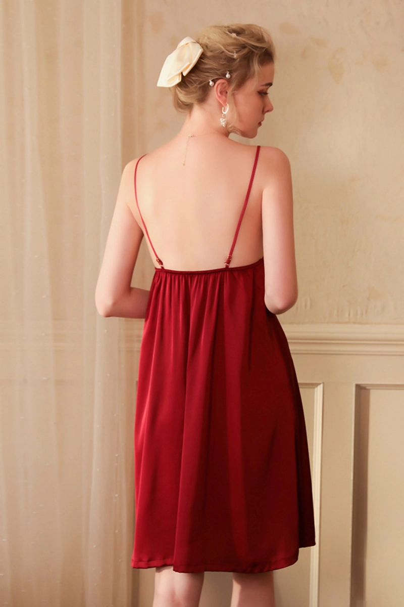 Rear view of red satin oem lace satin Pajamas with open back