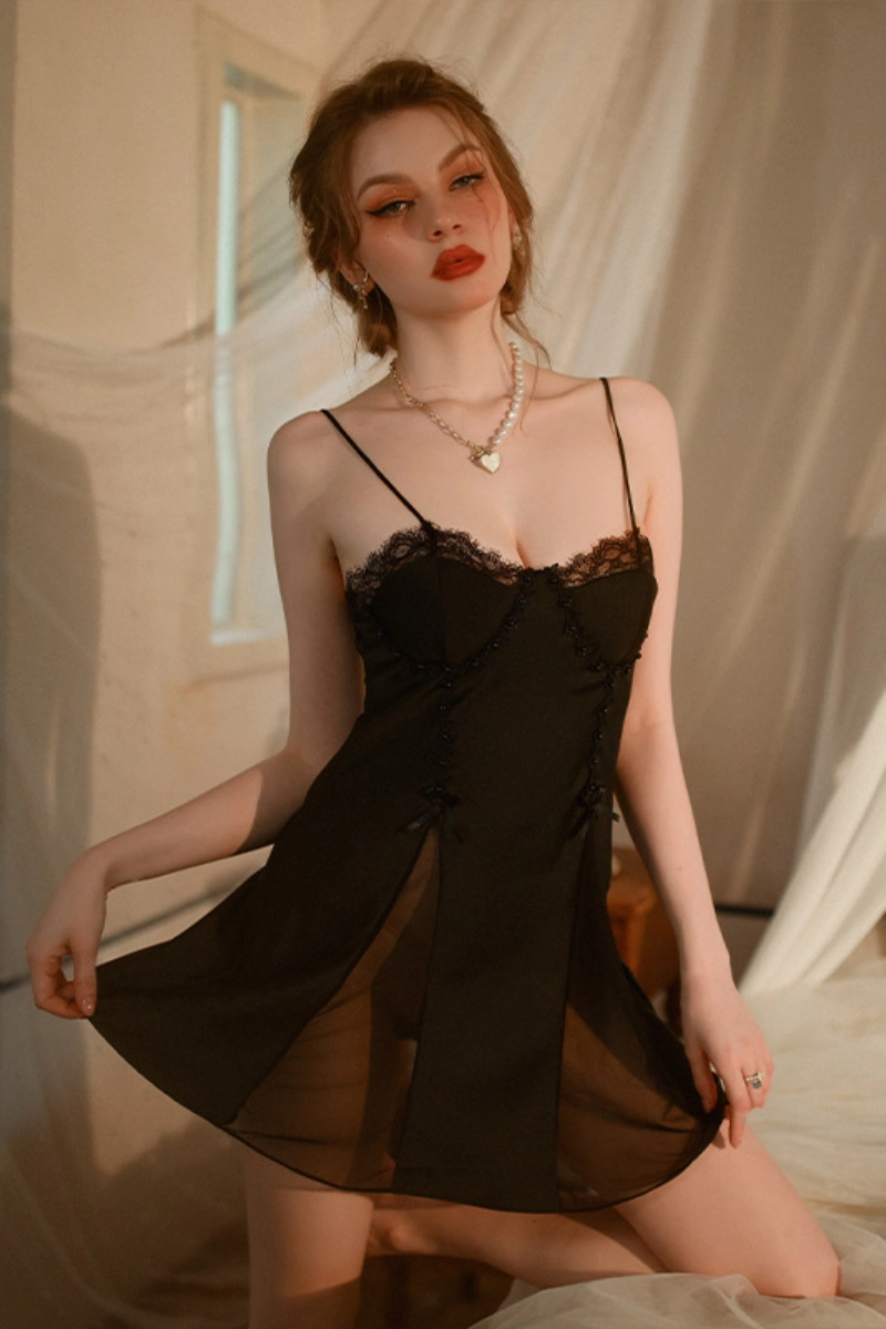 Alt：OEM lace gauze pajamas in black with see-through mesh and lace detailing