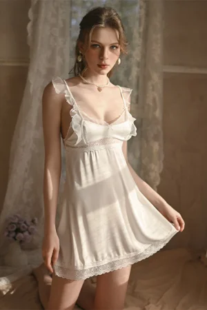 Alt Text：Ivory bulk lace cuffs pajamas with lace hem and shoulder ruffles