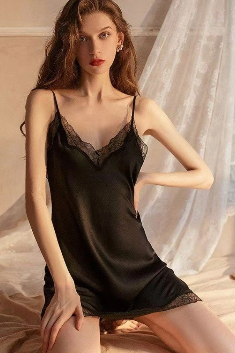 Alt:Black wholesale lace and silk pajamas with elegant lace neckline