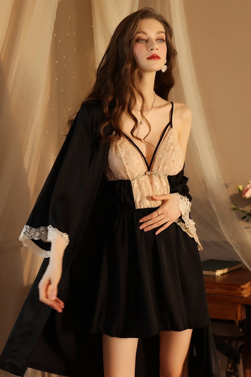 Alt：Custom muslin lace pajamas in black with nude lace bust