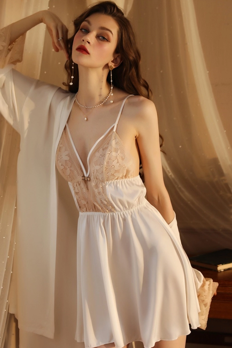 Alt：Ivory white custom muslin lace pajamas with sheer lace bodice