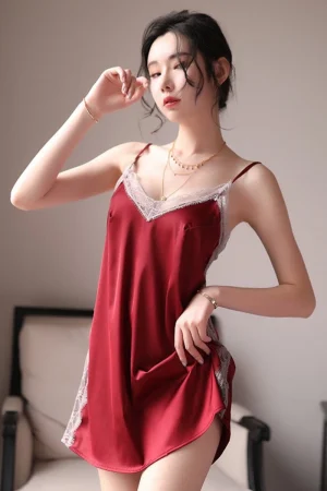 Alt：Custom pajama satin lace nightgown with delicate trim in wine red