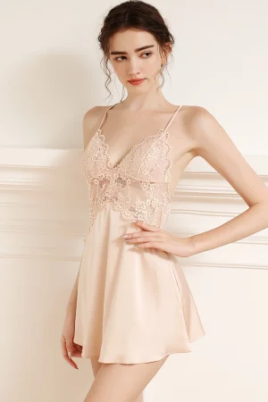 Alt Text：Nude B2B lace-up flannel pajamas with floral lace overlay
