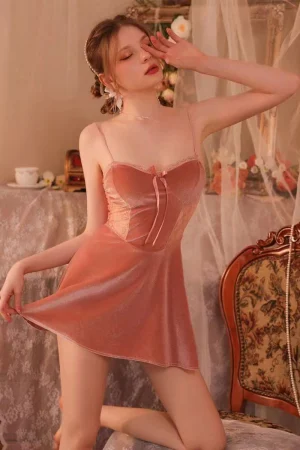 Alt Text： Rose pink OEM lace pajamas sleepwear with front ribbon and lace
