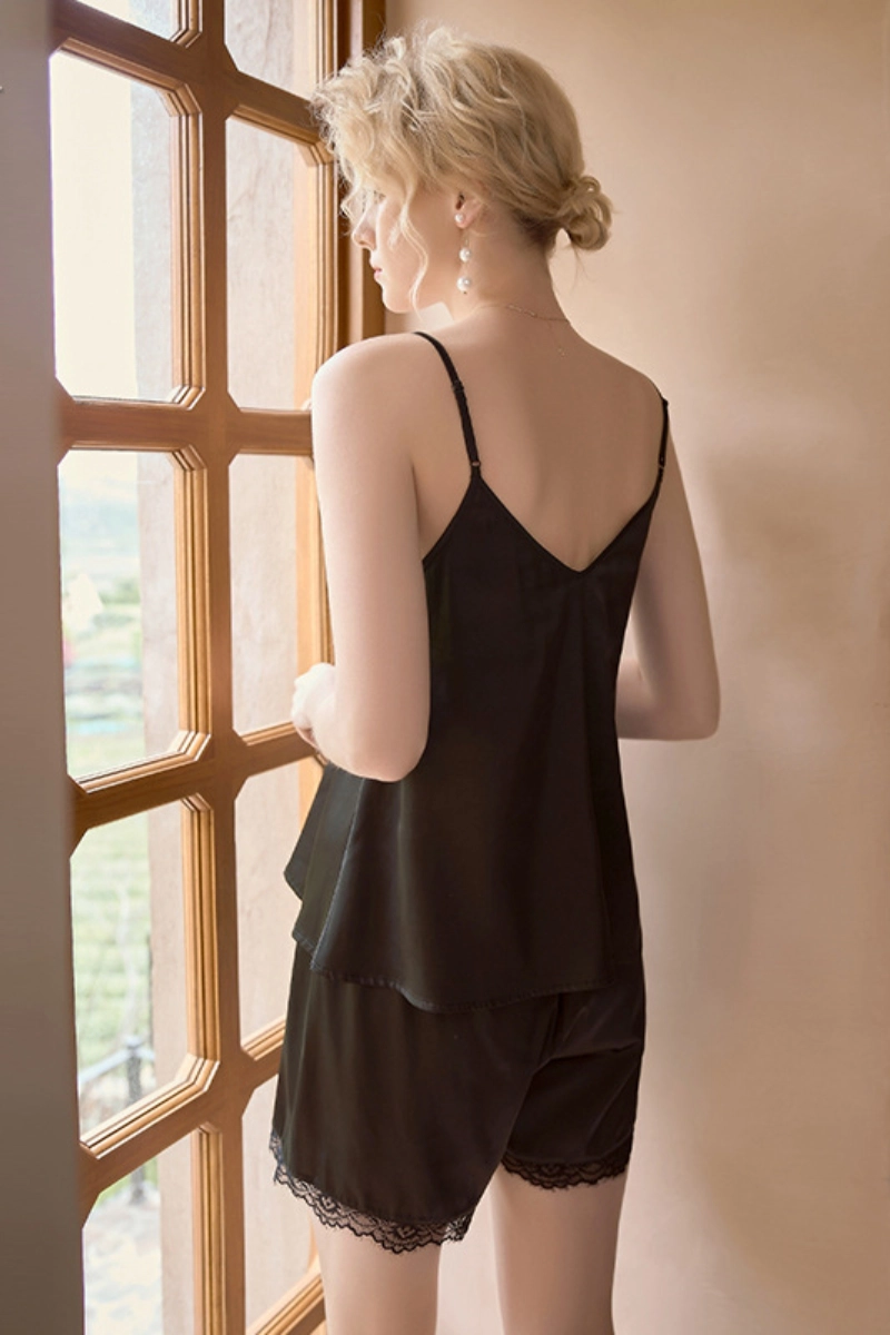 Alt：Black oem lace-up flannel Pajamas shorts set for sleepwear