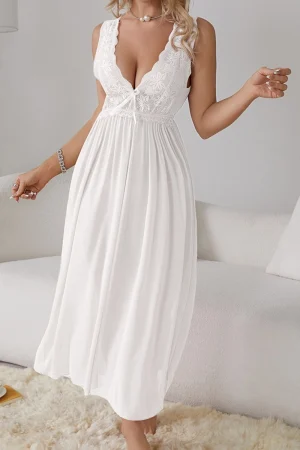 Alt: Private label muslin lace pajamas with delicate embroidery in white
