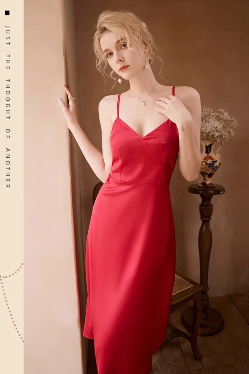 **alt：**Private label long sexy pajamas lace in passionate red