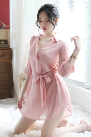 Alt：Soft pink custom Pajamas robe lace sleep dress
