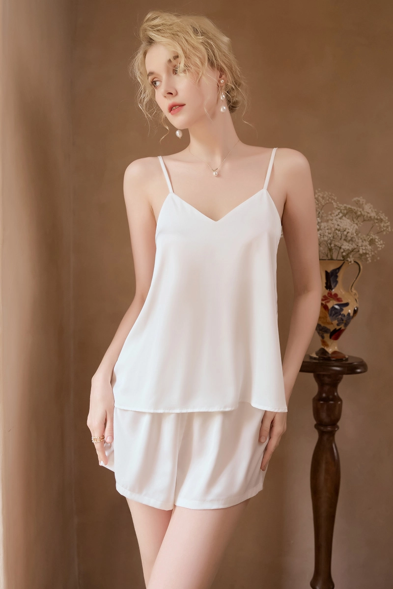 Alt：private label lace-up flannel Pajamas set in white with spaghetti straps