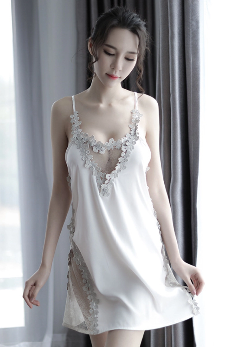 Alt:White wholesale Pajamas robe lace with delicate lace overlay
