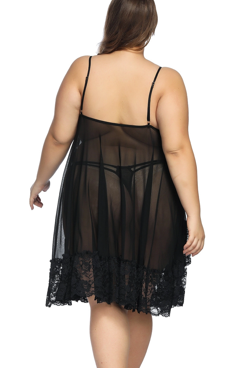 Alt Text: Rear look at black b2b lace pajamas sleep set on plus size model