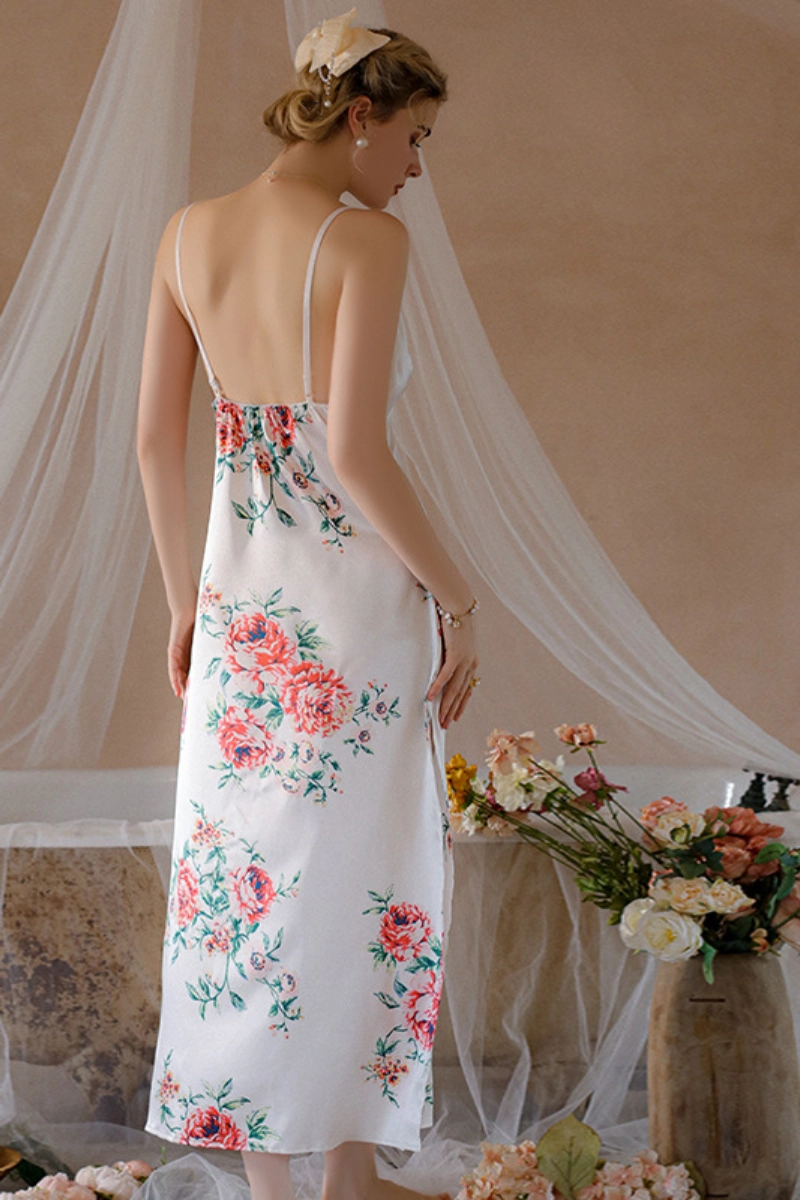 Rear design of white floral bulk bridal lace pajama set with open back